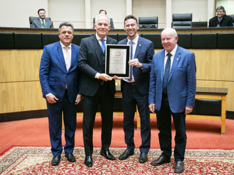 Homenagem: Os 80 anos de reinstalação da Justiça Eleitoral em SC foram celebrados em sessão especial realizada na na Alesc, por solicitação da Mesa Diretora. O presidente do TRE-SC, desembargador Carlos Alberto Civinski, destacou a contribuição da Justiça Eleitoral, ao longo dessas oito décadas, para o fortalecimento e a consolidação da democracia. (Rodrigo Corrêa/Agência AL)