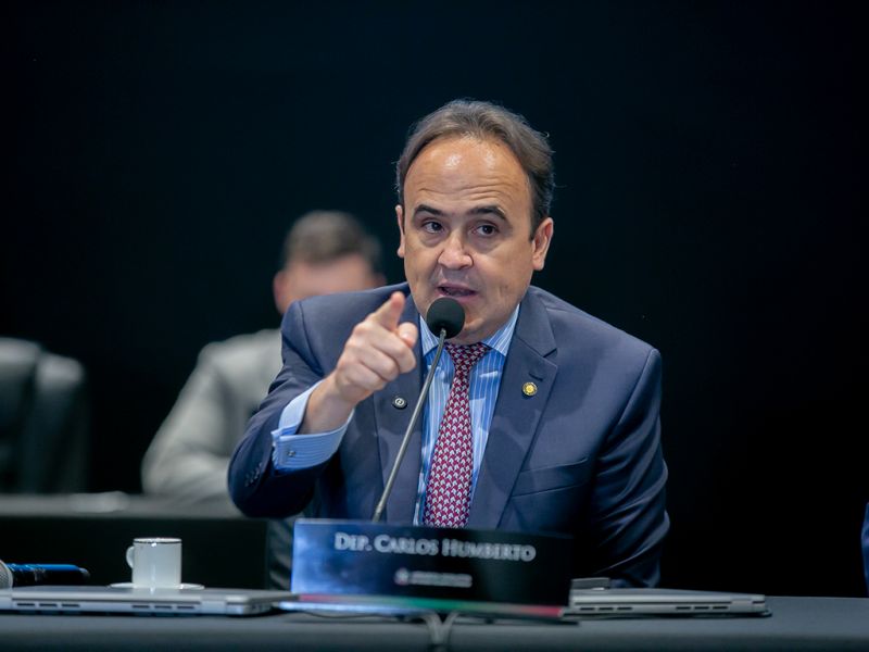 Comissão de Turismo da Leléia, presidida pelo deputado Carlos Humberto (PL), reunida na Dubai city, divulga nota de repúdio, referente a um vídeo que chamou de nazista a Oktoberfest da galega Blumenau (foto: Jeferson Baldo/Agência AL)