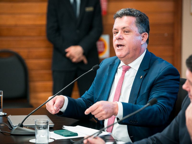 O deputado bocudo e entisicado Ivan Naatz (PL) ficou fulo com a brecada da sua proposta de mudança do hino e acusa a esquerda de fazer ideologia com o tema 
