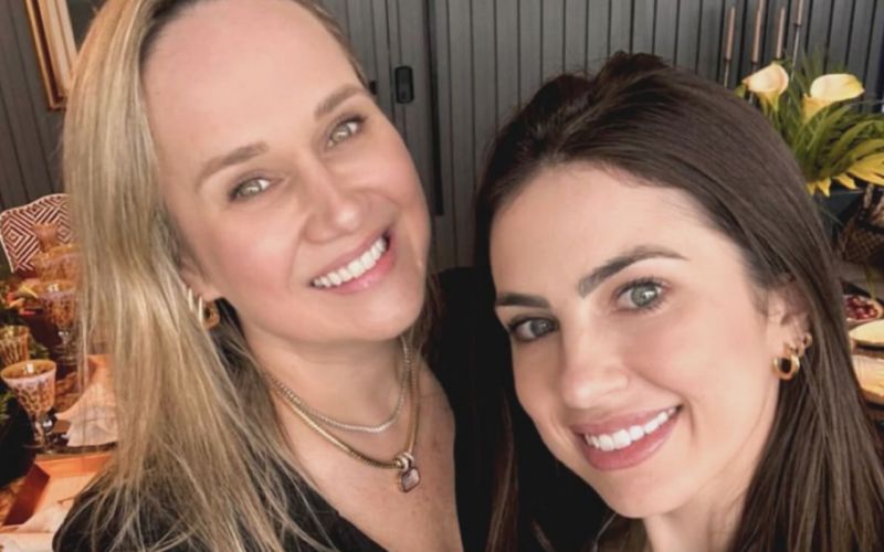 Bruna e Helena Fóes Rodi, as irmãs que também usaram o brinde para selar os bons momentos da vida