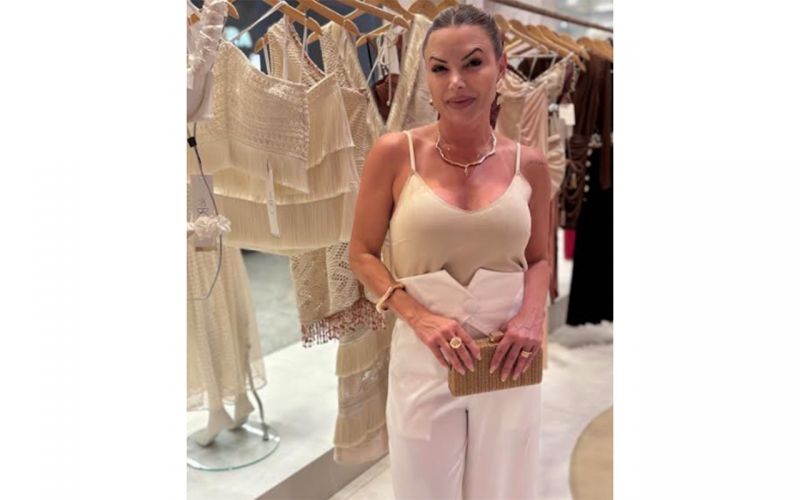 Sabrina Souza em clima de pré-réveillon na PatBO (foto: divulgação)