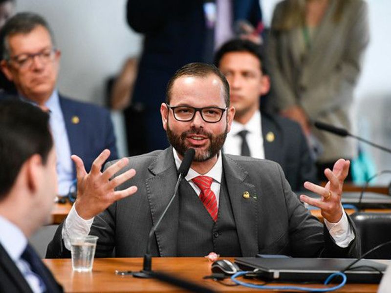 Uma eternidade! Demorou quase nada, só três anos, e, por fim, marcaram o julgamento no TSE do senador Jorge Seif (PL), o 06, que pode cassar ou não o seu mandato