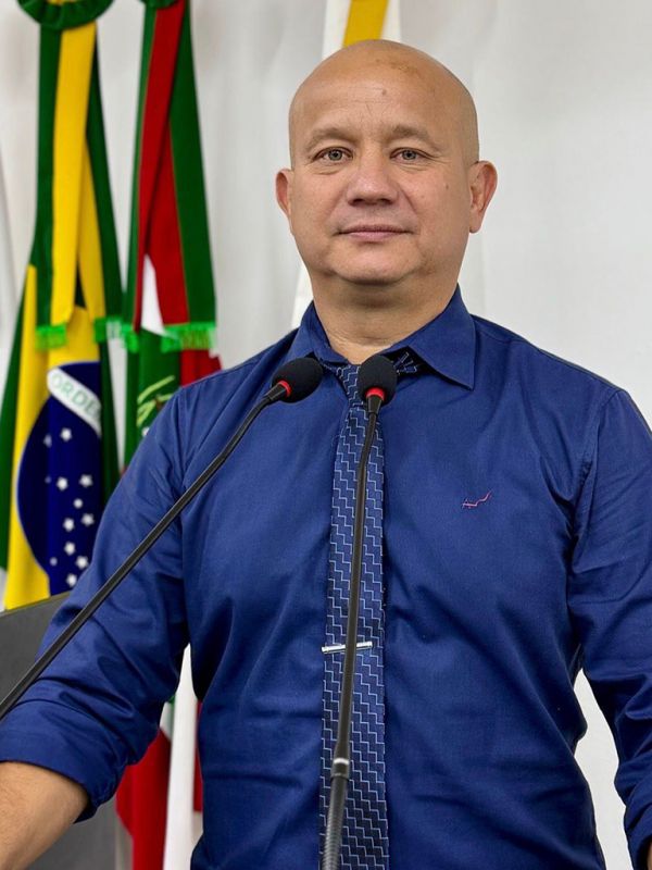 Não aceita críticas. O presidente da casa do povo de Penha, Luciano de Jesus (PP), só curte elogios elogiosos