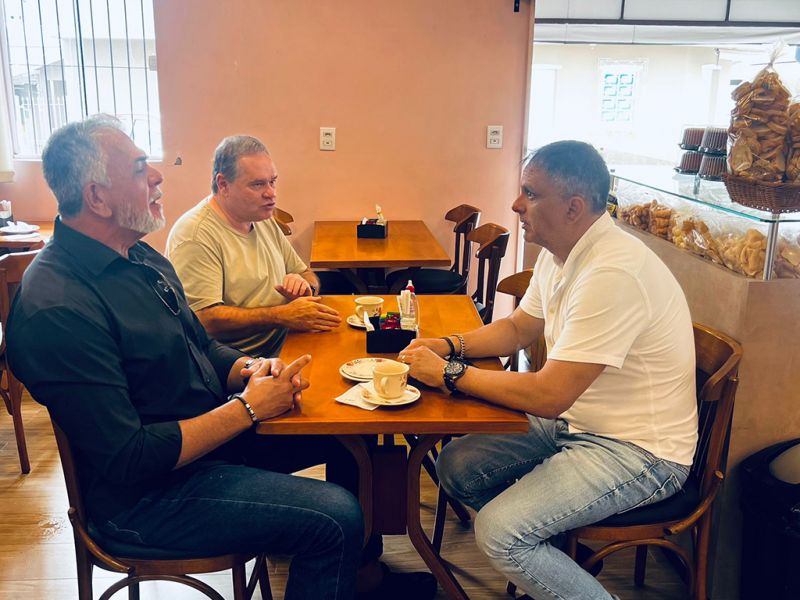 O gerente comercial do Entreposto da Zona Franca de Manaus fora da Amazônia, localizado no Brilhante, na city pexêra, Evan Maia, e o representante comercial Márcio Aurélio Guapiano fizeram uma visita de cortesia ao JC, falando sobre o empreendimento da ZF-Log