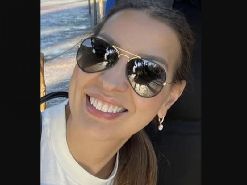 A conheci tão pequenina, em meio às melhores brincadeiras, sempre carinhosa e é assim, com esse sorriso, que vou lembrar da querida Laila que, desde quinta, é uma brilhante estrela do céu. Aos amigos Naida e Flavio Mussi meu forte abraço, desejando que Deus os mantenha sempre unidos com força e fé