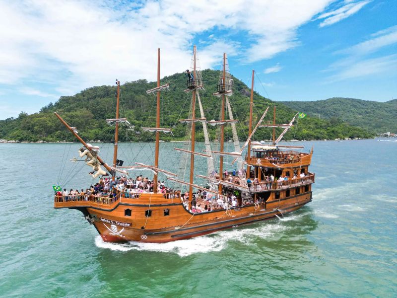 O Barco Pirata – Barra Sul Turismo Náutico, recebeu Certificado de Reconhecimento do Comitê de Gerenciamento da Bacia Hidrográfica do Rio Camboriú e Bacias Contíguas