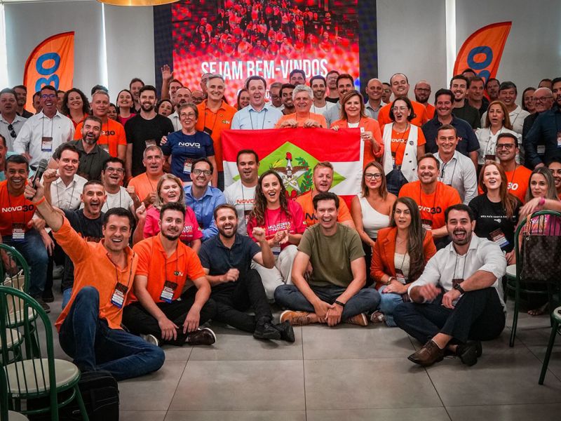 NOVO promove encontro estadual em Pomerode e fala em casamento que deu certo entre a sigla e o PL