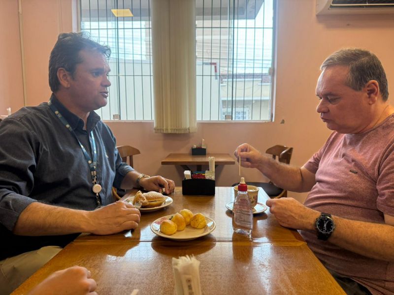 O polido superintendente do Porto de Itajaí, João Paulo, visita o JC, reafirma que é pré-candidato a deputado estadual pelo PT e revela que deixa o terminal em abril