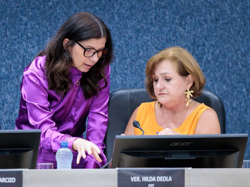 As vereadoras Hilda Deola (PDT) e Liliane Fontenelle, a dra. Pix (PL), quase se pegaram na piramidal casa do povo