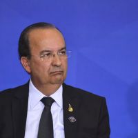 Na mira dos adversários