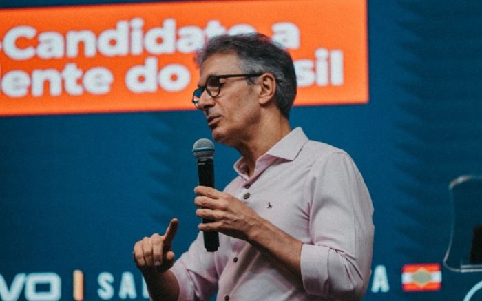 Em SC, Zema defende mudanças estruturais