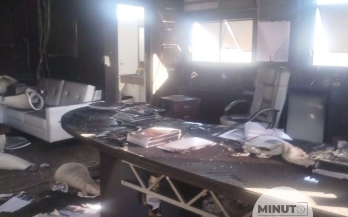 Gabinete do prefeito pega fogo pela manhã em Itajaí